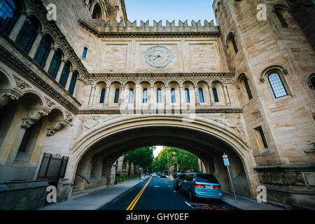 Die High Street Bogen an der Yale University in New Haven, Connecticut. Stockfoto