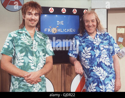 HALLERVORDENS SPOTT-HIGH-LIGHTS Ö DIETER HALLERVORDEN Im Sketch "Sterben Fröhlichen Arbeitslosen" Mit CHRISTIAN HABEKOST(li.). Stockfoto