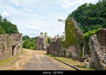 Das Dorf von Oradour-Sur-Glane in Haute-Vienne in zuvor Nazi-besetzten Frankreich am 10. Juni 1944, zerstört bei 642 seiner Bewohner, auch Stockfoto