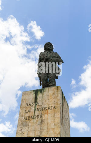 Statue von Ernesto Che Guevara, Plaza De La Revolucion, Santa Clara, Kuba, 2013. Hasta La Victoria Siempre. Stockfoto