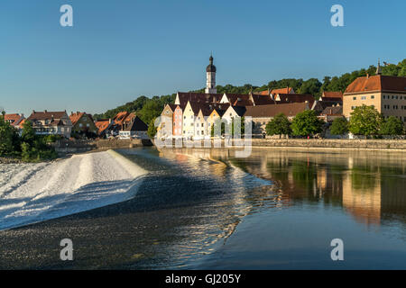 Lech-Wehr und der Altstadt von Landsberg am Lech, Oberbayern, Bayern, Deutschland, Europa Stockfoto