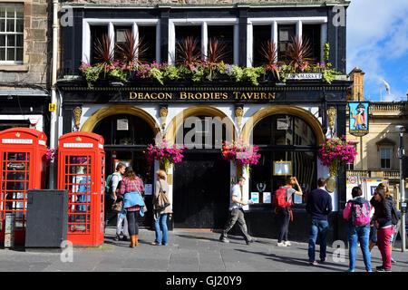 Deacon Brodie Taverne auf der Royal Mile, Edinburgh, Schottland Stockfoto