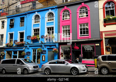 Bunte Ladenfronten auf Victoria Street, Edinburgh, Schottland Stockfoto