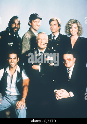 DAS A-TEAM-Davey Verliert Seinen Job als Parkplatzwächter, Nachdem Einer der Auf seit Platz Abgestellten Wagen Gestohlen Wird. Er Bittet Das a-Team um Hilfe... Stehend: Mr T. (Baracus) DWIGHT SCHULZ (Murdock), DIRK BENEDICT (Templeton Peck) JUDIE LEDFORD, Sitzend: EDDIE VELEZ, GEORGE PEPPARD (Hannibal), ROBERT VAUGHN Regie: Michael O'Herlihy aka. Das a-Team-Gebrauchtwagenhandel Stockfoto