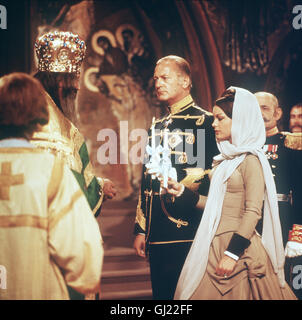 KATJA, DIE UNGEKRÖNTE KAISERIN Frankreich 1959 - Robert Siodmak Der Reformfreudige Zar Alexander II. (CURD JÜRGENS) Verliebt Sich in Die Liebliche Katja (ROMY SCHNEIDER) Und Heiratet Sie Nach Dem Tod der Zarin. Vor Katjas KrÜnung Fällt der Zar Jedoch Einem Attentat Zum Opfer. Regie: Robert Siodmak aka. Katia Stockfoto