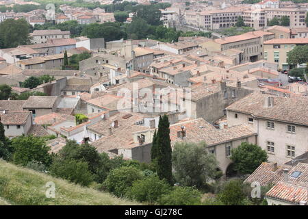Untere Stadt Carcassonne gesehen von der Stadtmauer von La Cité Stockfoto