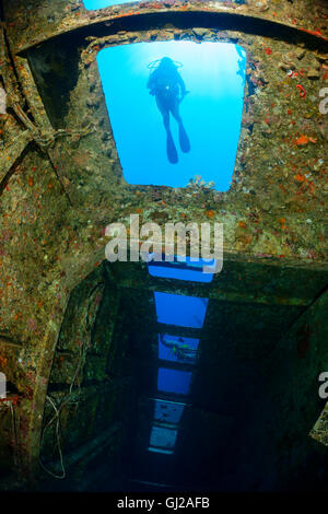 Wrack der Salem Express vor Safaga und Taucher auf Schiff Wrack, Safaga, Rotes Meer, Ägypten, Afrika Stockfoto