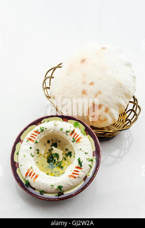 Nahen Ostens Hummus Hummus Kichererbsen dip Meze Mezze Starterset Snack Essen Stockfoto