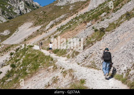 Wandern kümmert sich Schlucht in Picos de Europa, Asturien, Spanien, Europa. Stockfoto