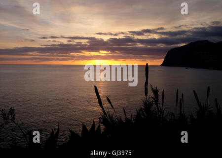 Sonnenuntergang über Meer, Madeira, Funchal, Portugal Stockfoto