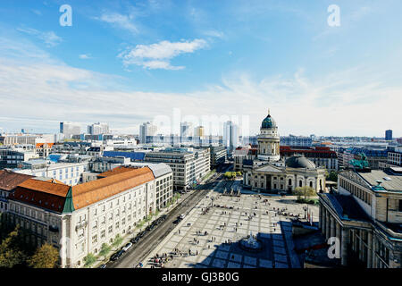 Erhöhten Stadtbild mit deutschen Dom und Geldarmarkt, Berlin, Deutschland Stockfoto