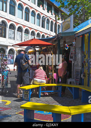 dh Stände Philipsburg St. MAARTEN Karibik Touristen auf der Suche nach Souvenirs shop Stockfoto