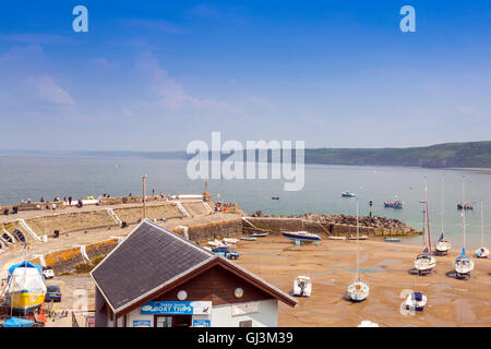 Neuen Kai-Hafen bei niedrigem Wasserstand, Ceredigion, Mid Wales, UK Stockfoto