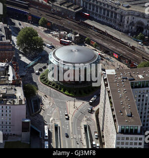 Luftaufnahme des British Film Institute IMAX-Kino auf der South Bank in London, Großbritannien Stockfoto