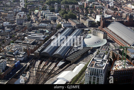 Luftaufnahme der Bahnhöfe Kings Cross & St. Pancras, London, UK Stockfoto