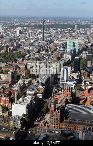 Luftaufnahme von St Pancras Station betrieben von Eurostar, mit Blick auf BT Tower, London, UK Stockfoto