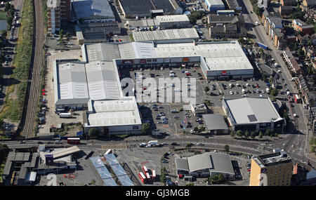 Luftaufnahme von Tottenham Hale Retail Park, London N15, UK Stockfoto