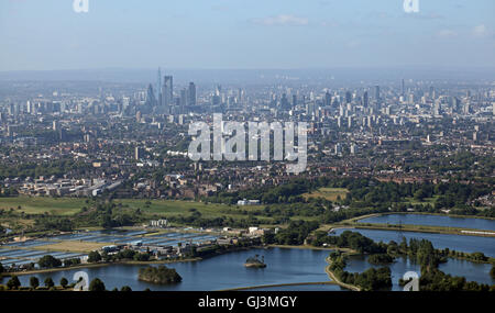 Blick auf die Skyline von London aus Lea Valley nach Süden Westen Stockfoto