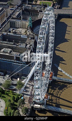 Luftaufnahme des London Eye oder British Airways Millennium Wheel am Ufer der Themse, UK Stockfoto