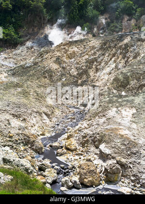 dh Sulphur Springs ST LUCIA Karibik Vulkanlandschaft Schwefel Schlote Rauchen Stockfoto