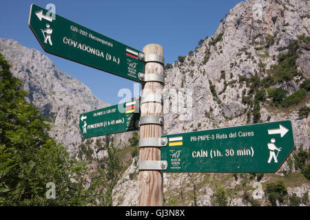 Wandern kümmert sich Schlucht in Picos de Europa, Asturien, Spanien, Europa. Stockfoto