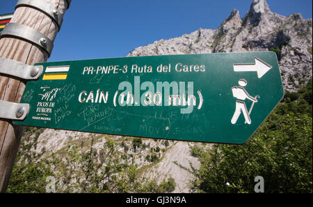 Wandern kümmert sich Schlucht, Picos de Europa, Asturien, Spanien, Europa. Stockfoto
