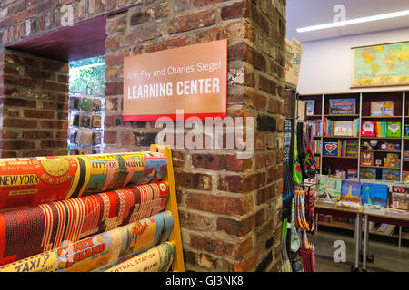 Geschenk-Shop auf der Lower East Side Tenement Museum, 97 Orchard Street, NYC Stockfoto