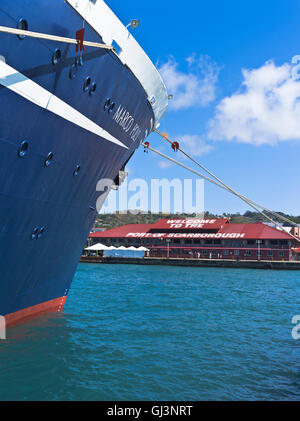 dh Scarborough TOBAGO CARIBBEAN Marco Polo Kreuzfahrtschiff liegt östlich caribbeans Hafen von scarborough Gebäuden Stockfoto