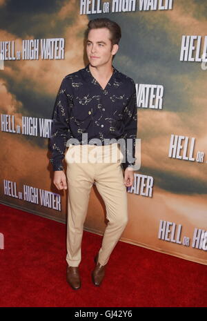 Hollywood, Kalifornien. 10. August 2016. HOLLYWOOD, CA - AUGUST 10: Schauspieler Chris Pine kommt bei der Vorführung von CBS Films "Hölle oder Hochwasser" an ArcLight Hollywood am 10. August 2016 in Hollywood, Kalifornien. | Verwendung Weltweit © Dpa/Alamy Live-Nachrichten Stockfoto