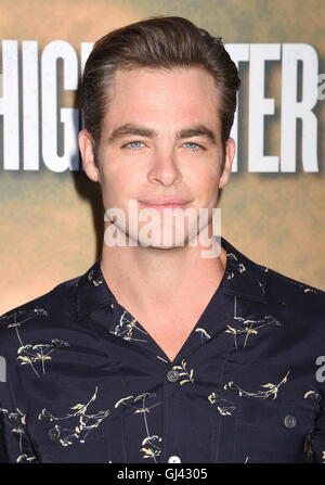 Hollywood, Kalifornien. 10. August 2016. HOLLYWOOD, CA - AUGUST 10: Schauspieler Chris Pine kommt bei der Vorführung von CBS Films "Hölle oder Hochwasser" an ArcLight Hollywood am 10. August 2016 in Hollywood, Kalifornien. | Verwendung Weltweit © Dpa/Alamy Live-Nachrichten Stockfoto