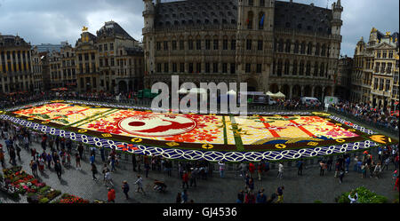 Brüssel, Belgien. 12. August 2016. Blume Teppich 2016 auf der Grande Place Credit: Stephane Van Cauwenberghe/Alamy Live News Stockfoto