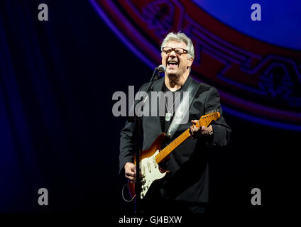 Las Vegas, NV, USA. 12. August 2016. Haus Abdeckung *** Steve Miller Band führt auf The Chelsea im The Cosmopolitan of Las Vegas in Las Vegas, NV am 12. August 2016. Bildnachweis: Erik Kabik Fotografie/Medien Punch/Alamy Live-Nachrichten Stockfoto