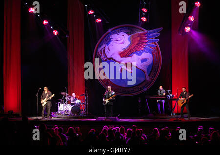 Las Vegas, NV, USA. 12. August 2016. Haus Abdeckung *** Steve Miller Band führt auf The Chelsea im The Cosmopolitan of Las Vegas in Las Vegas, NV am 12. August 2016. Bildnachweis: Erik Kabik Fotografie/Medien Punch/Alamy Live-Nachrichten Stockfoto