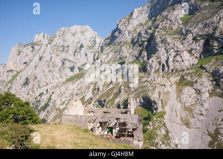 Wandern kümmert sich Schlucht in Picos de Europa, Asturien, Spanien, Europa. Stockfoto