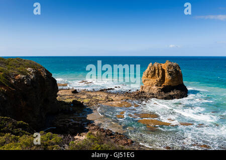 Eagle Rock Marine Sanctuary bei Split-Punkt entlang der Great Ocean Road. Stockfoto