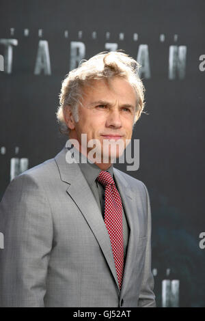 LONDON - 5. Juli 2016: Christoph Waltz besucht die Europa-Premiere von die Legende von Tarzan im Odeon Leicester Square auf Stockfoto