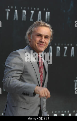 LONDON - 5. Juli 2016: Christoph Waltz besucht die Europa-Premiere von die Legende von Tarzan im Odeon Leicester Square auf Stockfoto