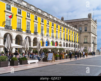 dh Praca do comercio LISSABON PORTUGAL Outdoor-Restaurants Stadtgebäude Cafés Commerce Square lisboa Cafe lissabon municipio Essen im Freien Straße Stockfoto