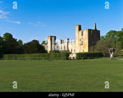 Dh Sudeley Castle WINCHCOMBE GLOUCESTERSHIRE Parklandschaft Felder castle uk Cotswolds cotswold Burgen england Stockfoto