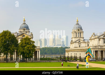 Die University of Greenwich und Canary Wharf in London, England, Vereinigtes Königreich Stockfoto