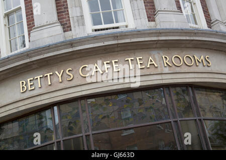 Bettys Cafe Tea Rooms; St Helens Square, York; England; UK Stockfoto