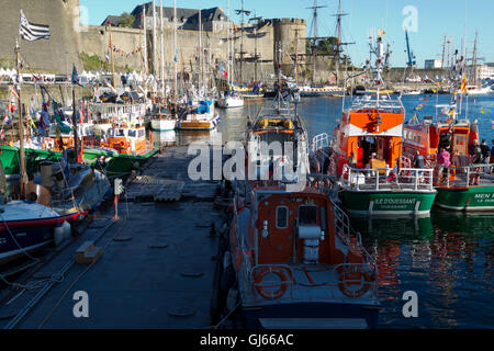 die Bucht von Brest, maritime Festival Brest 2016 (Finistère, Bretagne, Frankreich). Stockfoto