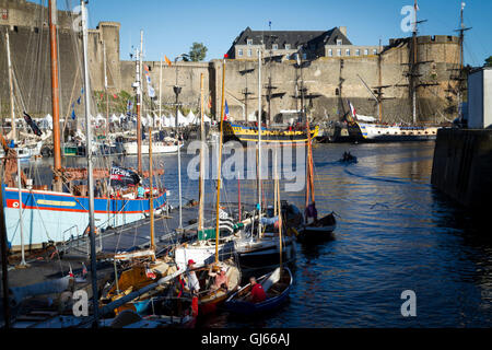 die Bucht von Brest, maritime Festival Brest 2016 (Finistère, Bretagne, Frankreich). Stockfoto
