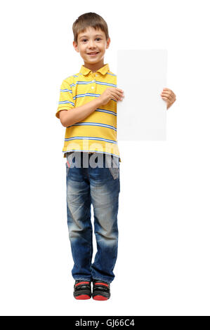Junge hält leere Plakat isoliert auf weißem Hintergrund Stockfoto