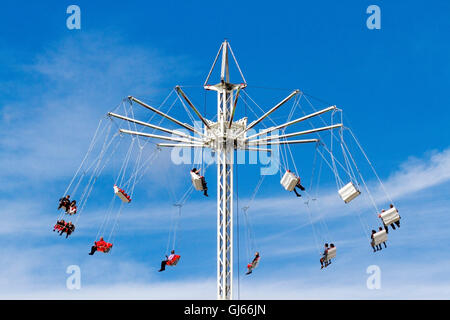 Hoch aufragende Stuhl o ' Flug auf Liverpool, Waterfront für Sommerfest, Merseyside, UK Stockfoto