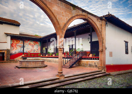 Eingang zu Casa de Los 11 Terrassen in Patzcuaro, Michoacan, Mexiko. Stockfoto