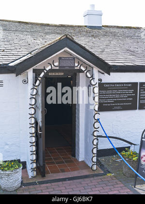 dh Schmiede Hütte GRETNA GRÜN DUMFRIES der Lucky Arch Schmied Cottage Shop Stockfoto