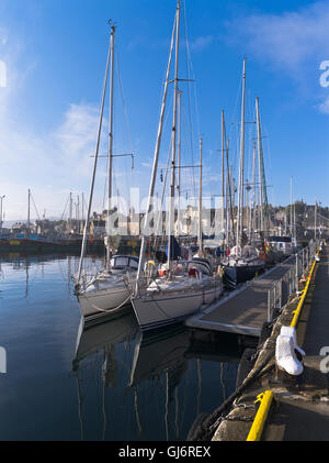 Dh Lerwick Hafen LERWICK SHETLAND Yachten im Hafen Marina am frühen Morgen Nebel Schottland island Shetland Boote Stockfoto