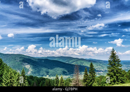 HDR-Ansichten während bergauf Makovytsya Ukraine Stockfoto