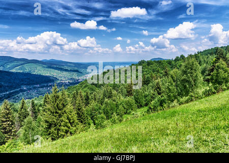 HDR-Ansichten während bergauf Makovytsya Ukraine Stockfoto